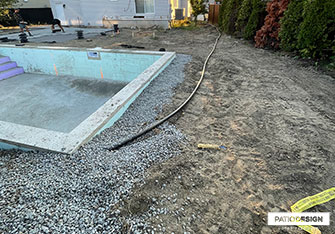 Installation de piscine creusée par Patio Design inc.