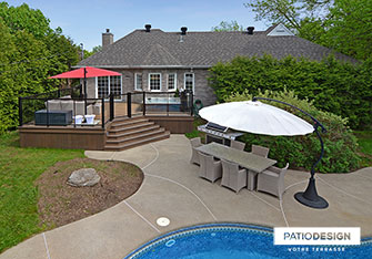 Patio avec piscine creusée par Patio Design inc.