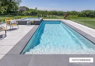 Piscine creusée en fibre de verre par Patio Design inc.