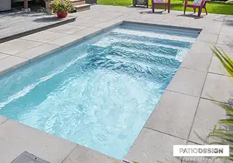 Piscine creusée en fibre de verre par Patio Design inc.